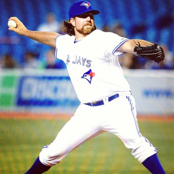 R.A. Dickey traded to blue jays